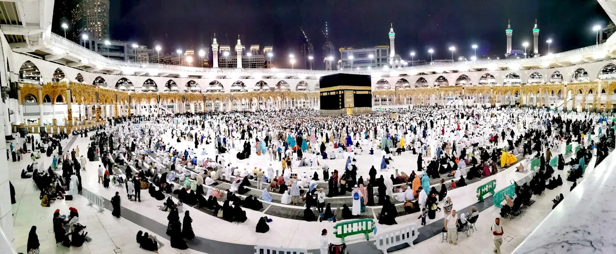 Suasana pelataran Masjidil Haram