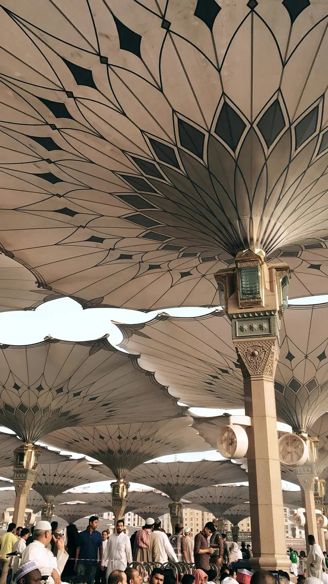 Detail arsitektur Masjid Nabawi